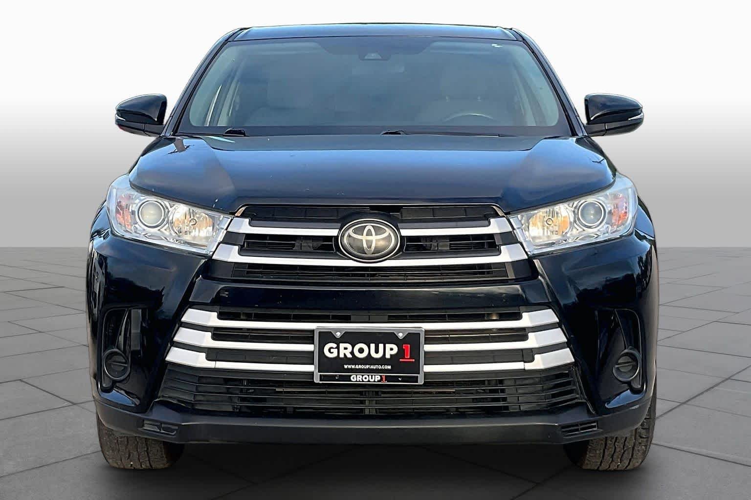 Used 2019 Midnight Black Metallic Toyota LE image 4