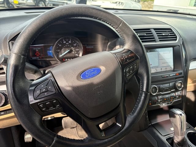 Used 2017  Ford XLT image 18