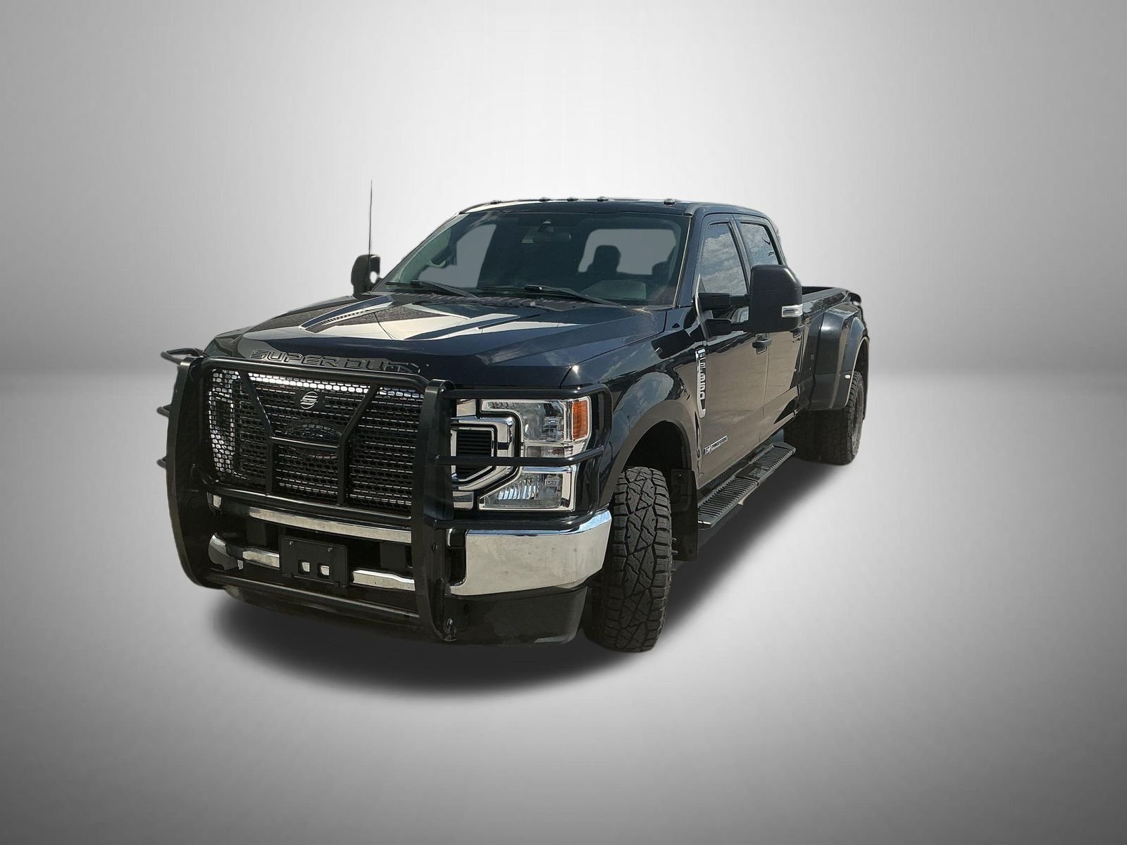 Used 2022 Black Metallic Ford XLT image 1