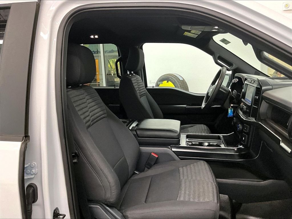 Used 2023 Oxford White Ford XL image 11
