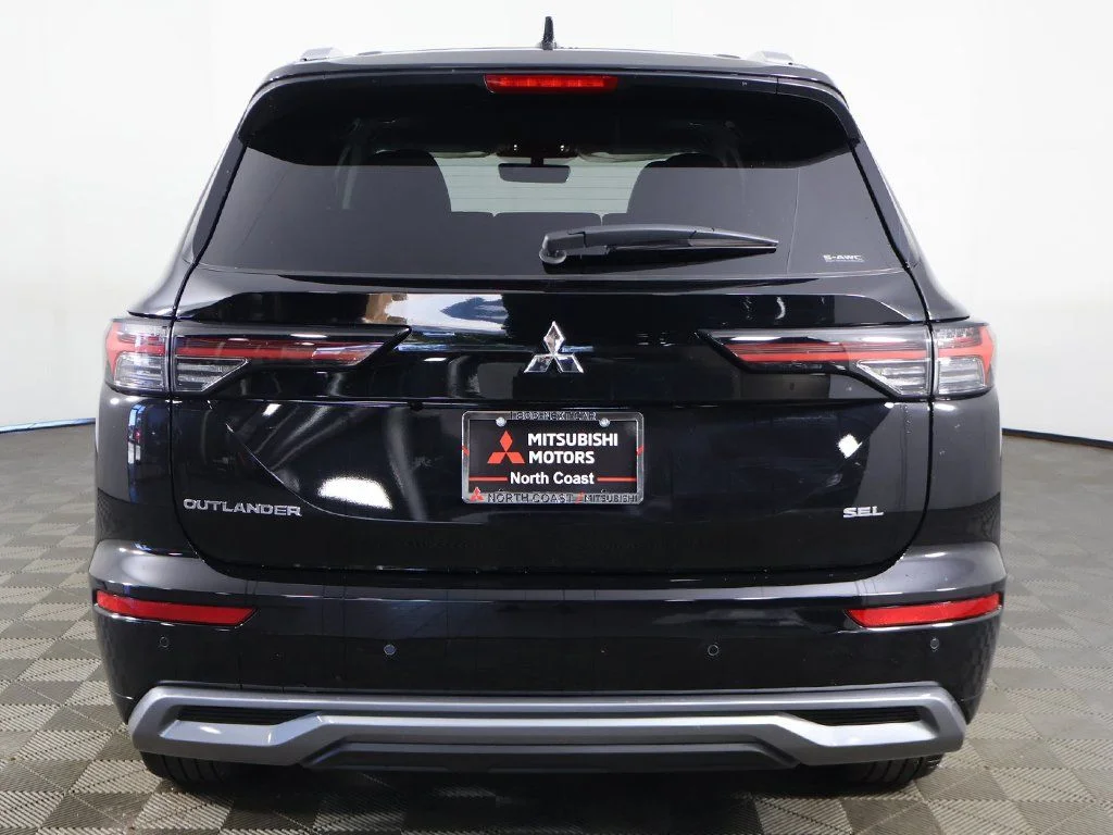 2025 Mitsubishi Outlander SEL - Photo 16