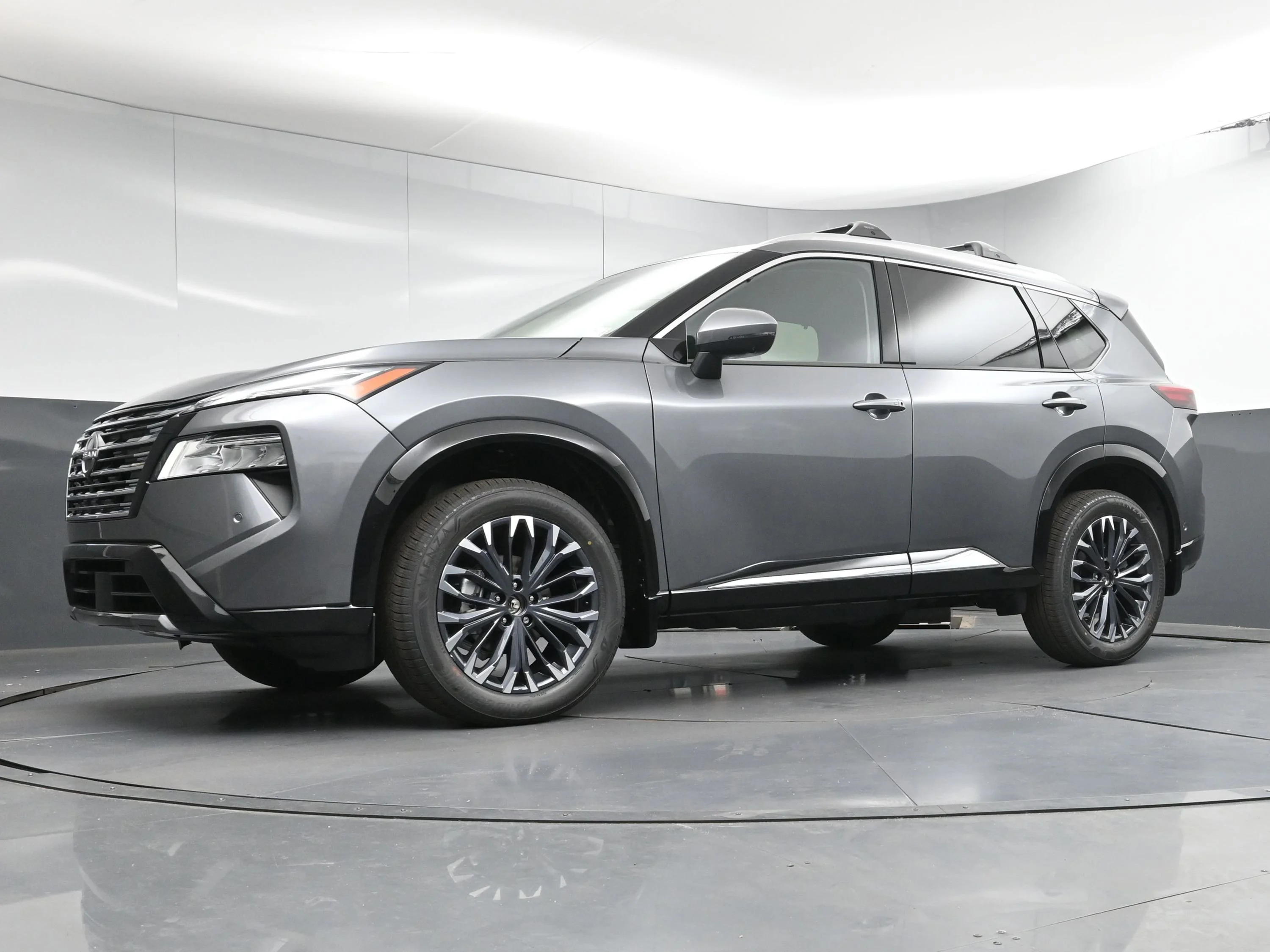 New 2026 Gun Metallic Nissan Platinum image 25