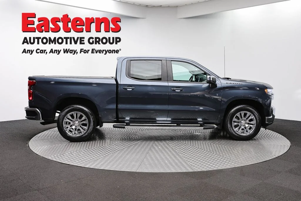 Used 2020 Gray Chevrolet LT image 3