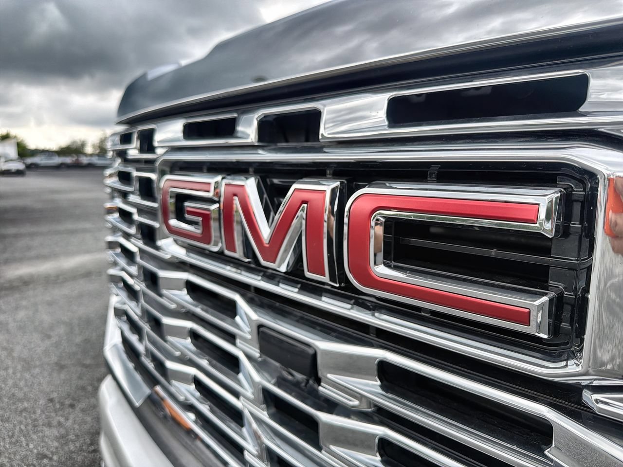 Used 2024 White Frost Tricoat GMC Denali image 26
