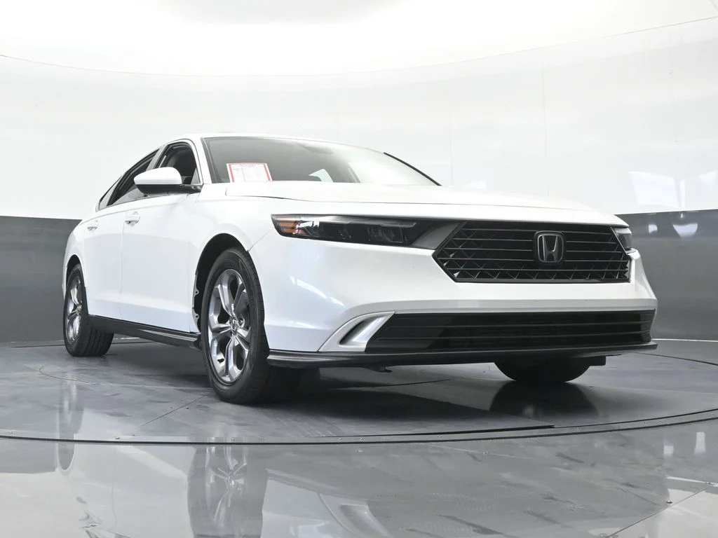 Used 2024 White Honda EX image 61