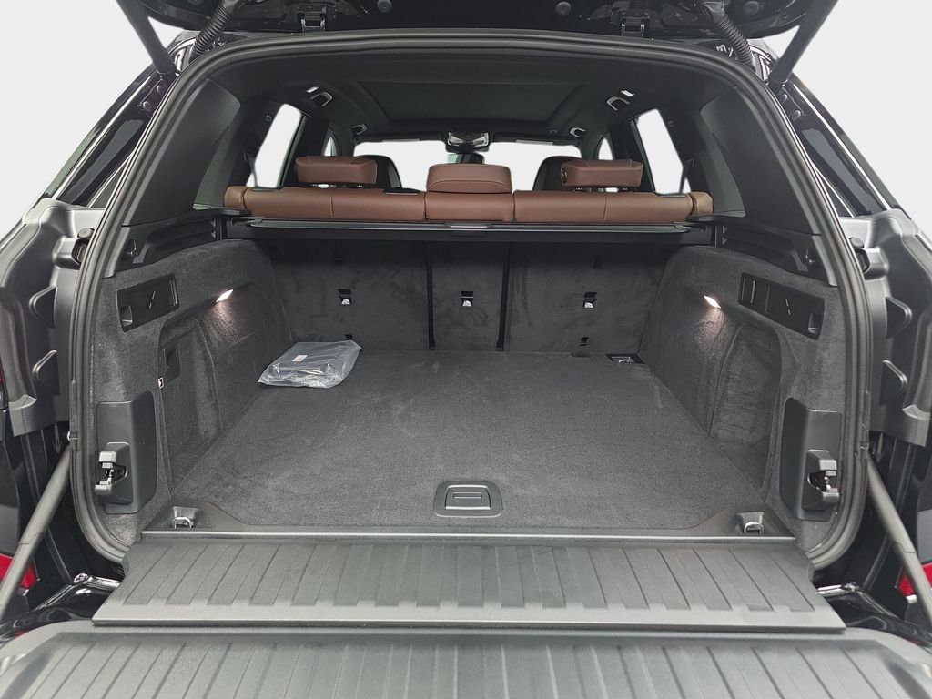 New 2026 Black Sapphire Metallic BMW xDrive40i image 12