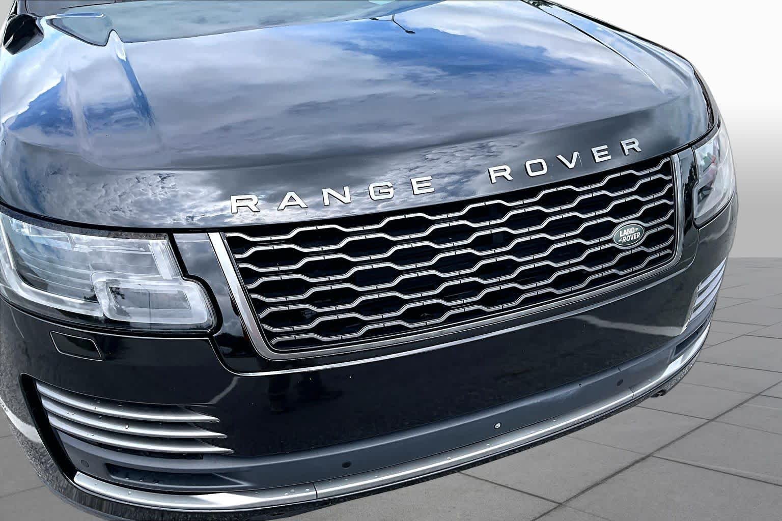 Used 2020 Santorini Black Metallic Land Rover Autobiography image 30