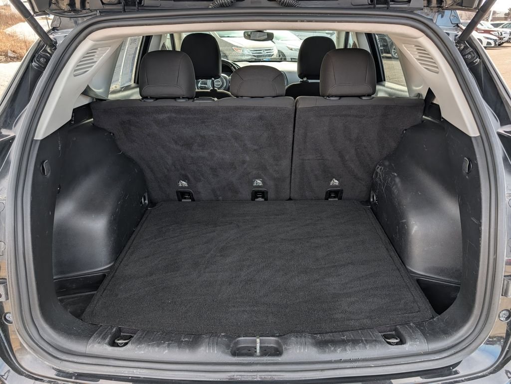 Used 2018 Black Jeep Sport image 18