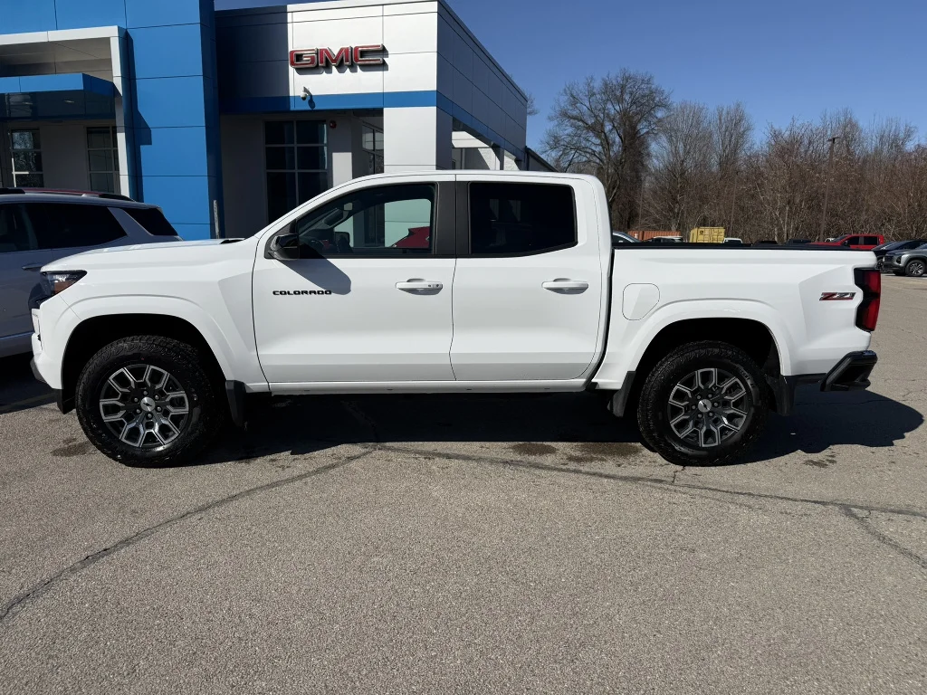 New 2026 Summit White Chevrolet Z71 image 3