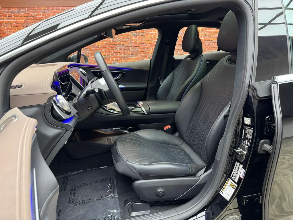 Used 2023 Black Mercedes-Benz 500 Sedan image 22