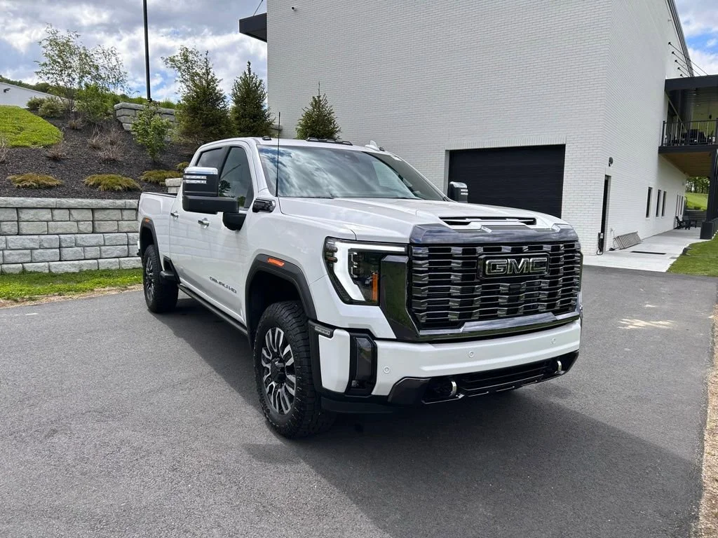 2024 GMC Sierra 4WD Crew Cab Long Box Denali Ultimate's photo