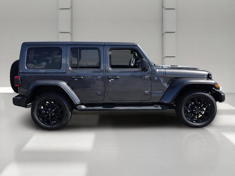 Used 2025 Crystal Metallic JEEP SAHARA 4X4 image 6