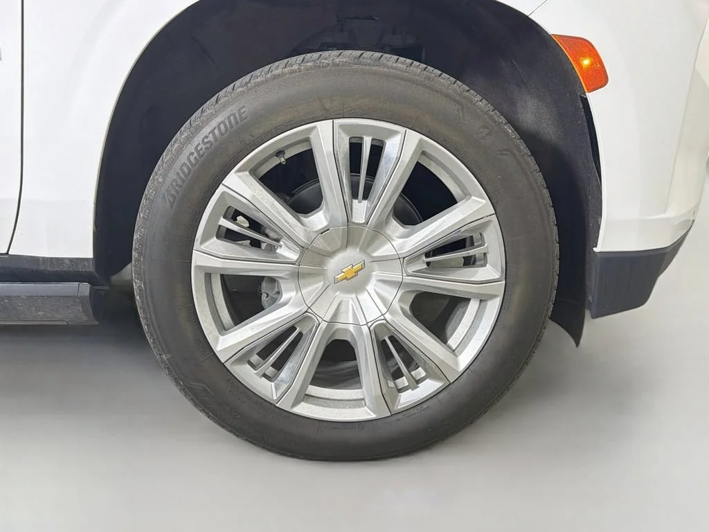 Used 2021 Summit White Chevrolet High Country image 31