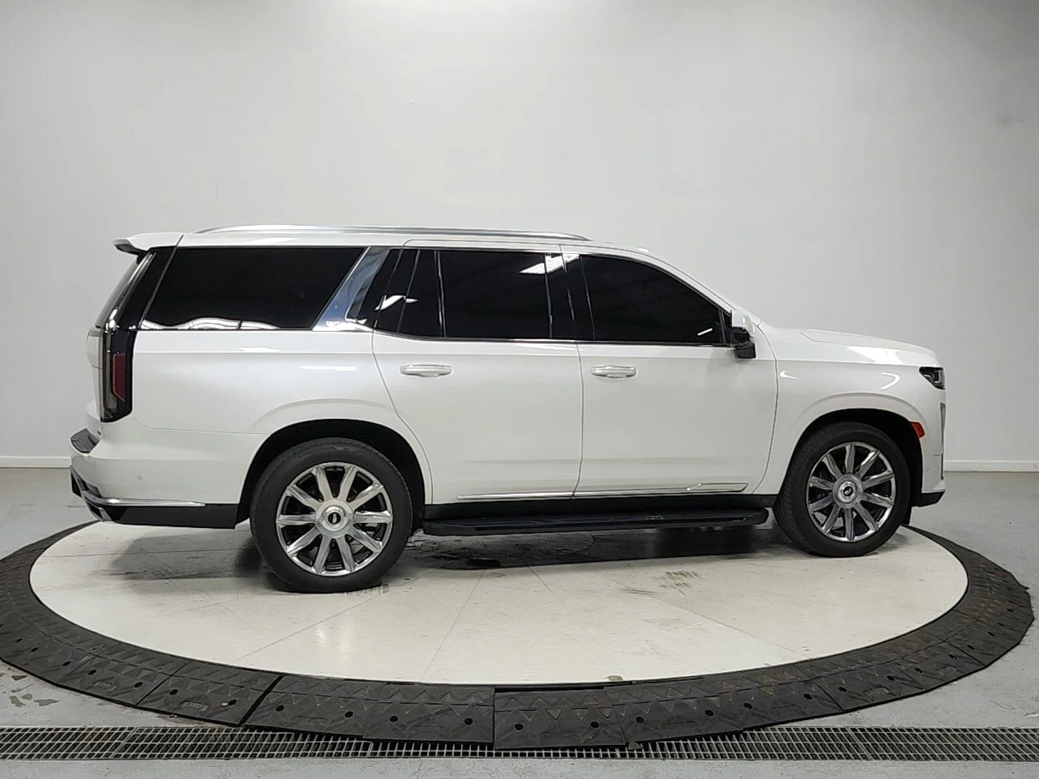 Used 2021 White Cadillac Premium Luxury Platinum image 8