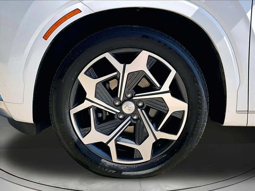 Used 2021 White Hyundai Calligraphy image 37