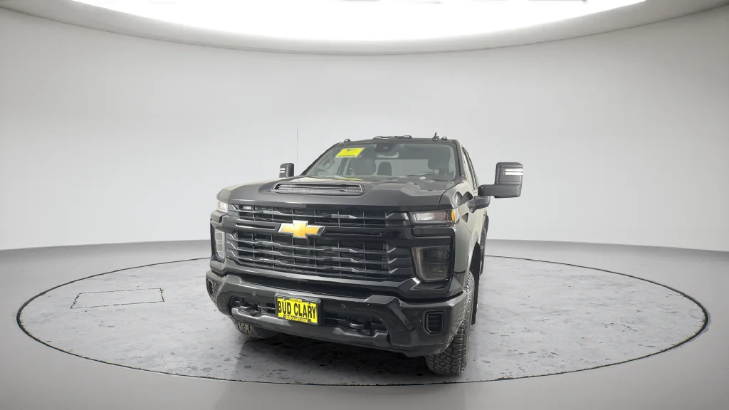 Used 2025 Black Chevrolet Custom image 2