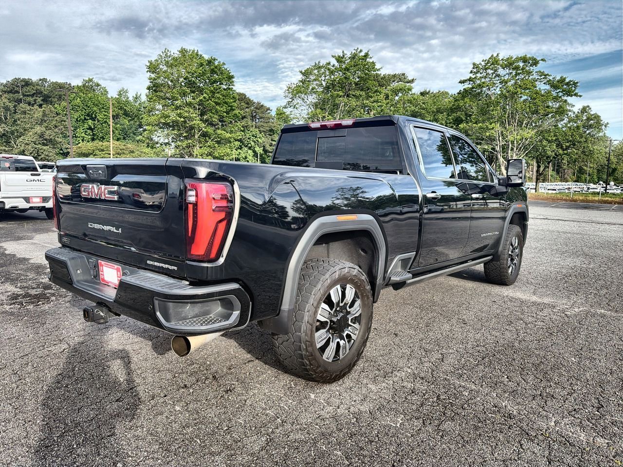 Used 2024 Onyx Black GMC Denali image 8
