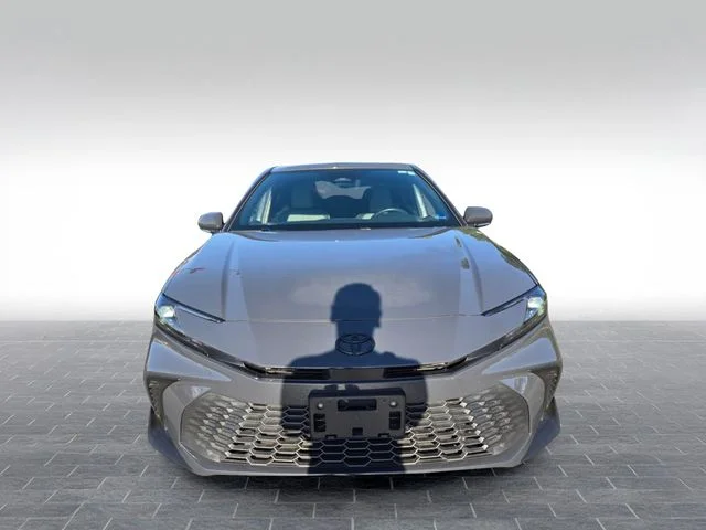 Used 2025  Toyota SE image 2
