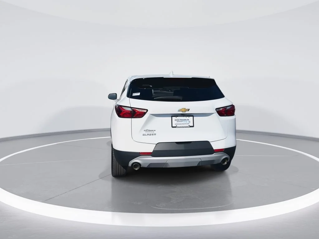 Used 2022 White Chevrolet LT image 7