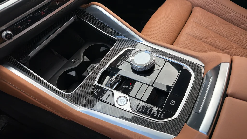 Used 2025 Gray BMW M60i image 22