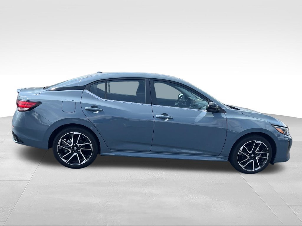 Used 2025 Gray Nissan SR image 6