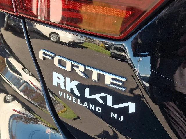 Used 2019 Black Kia LXS image 31