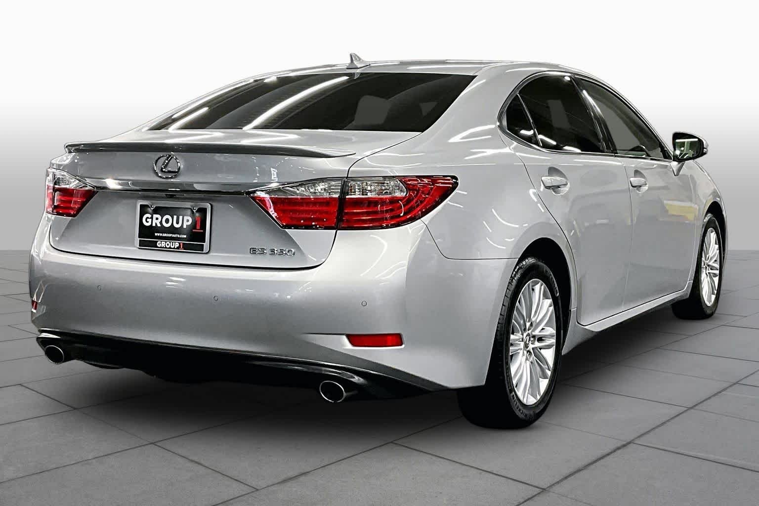 Used 2014 Silver Lining Metallic Lexus  image 12