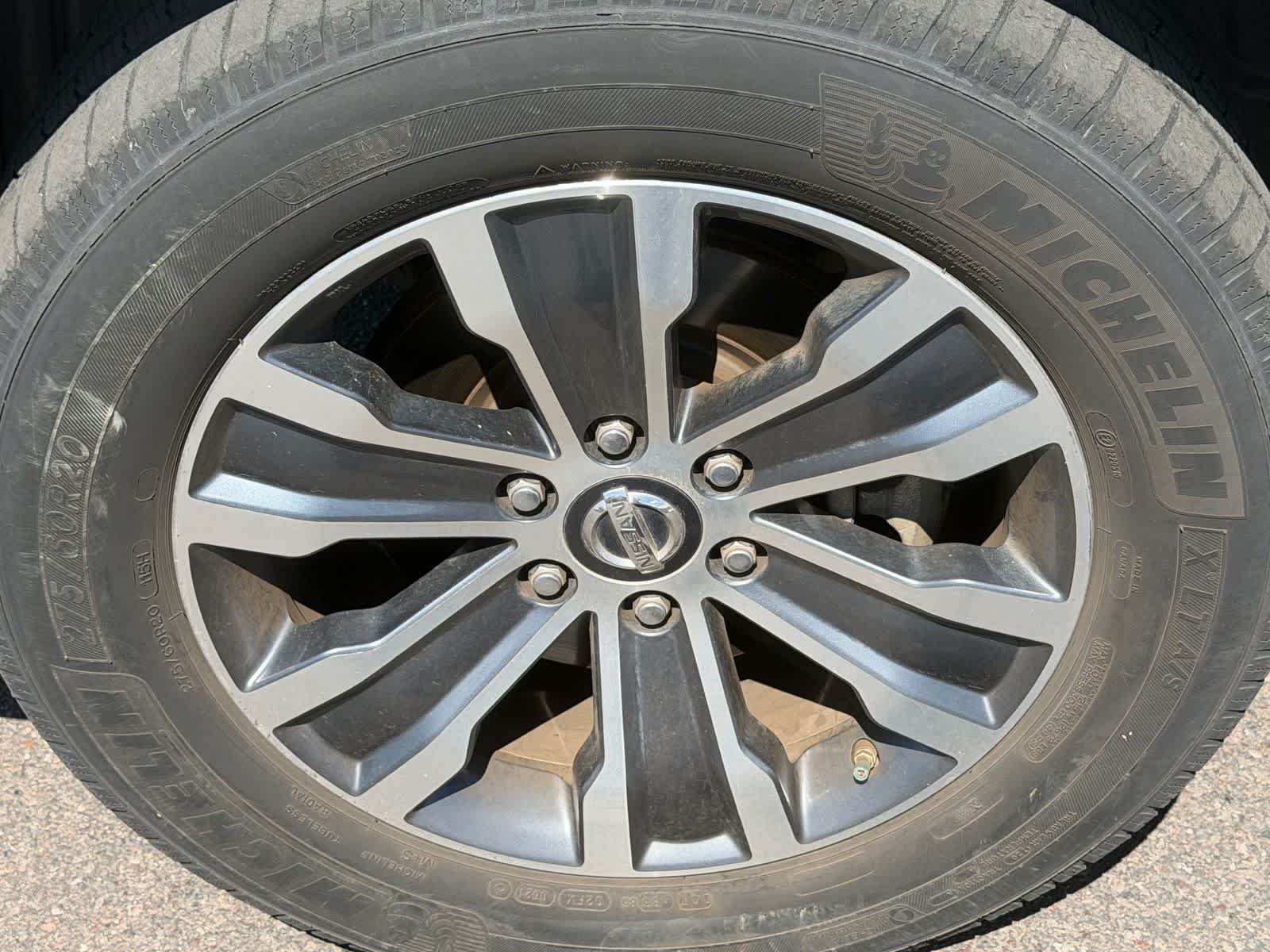 Used 2018 Gun Metallic Nissan SL image 6