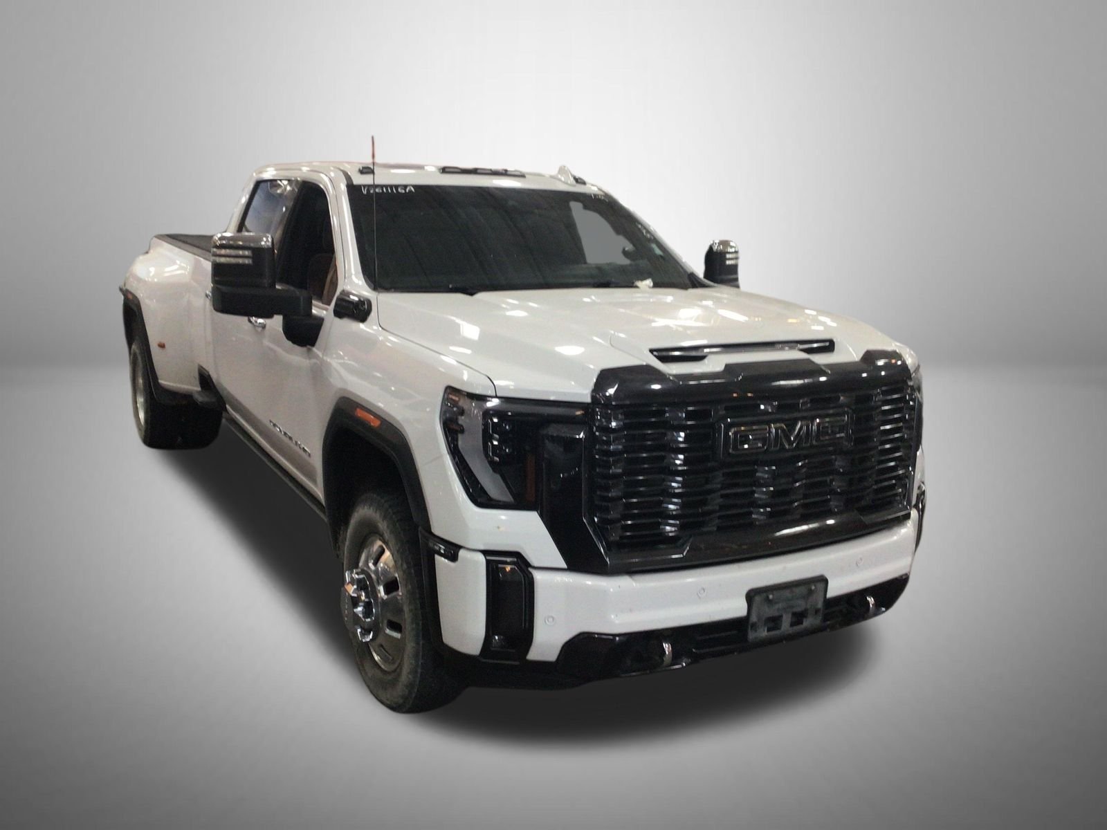 Used 2024 White GMC Denali Ultimate image 3