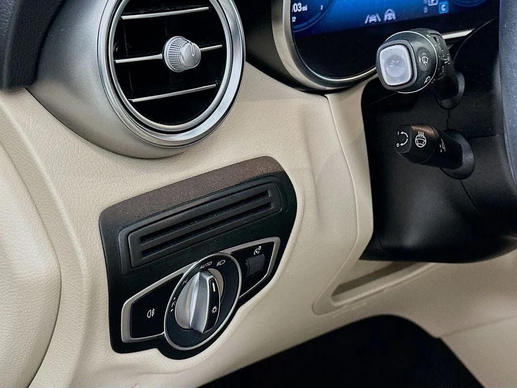 Used 2022 Gray Mercedes-Benz GLC 300 image 8