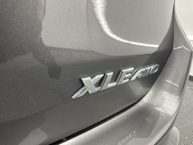 2019 Toyota Highlander XLE photo 2