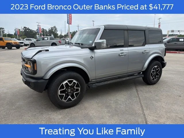 2023 Ford Bronco Outer Banks 4x4's photo