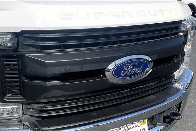 2019 Ford F-450 Super Duty Chassis Cab XL - Photo 28