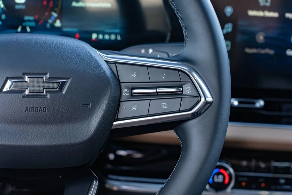 New 2027 Polar White Tricoat Chevrolet ACTIV image 18