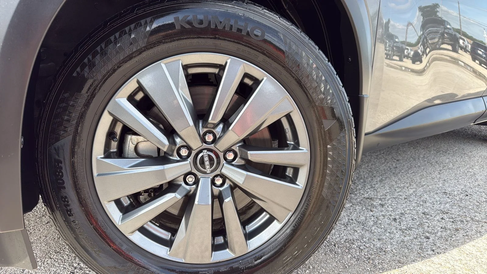Used 2024 Gray Nissan SV image 29