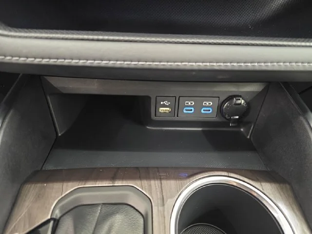 Used 2022 Moon Dust Toyota Limited image 28