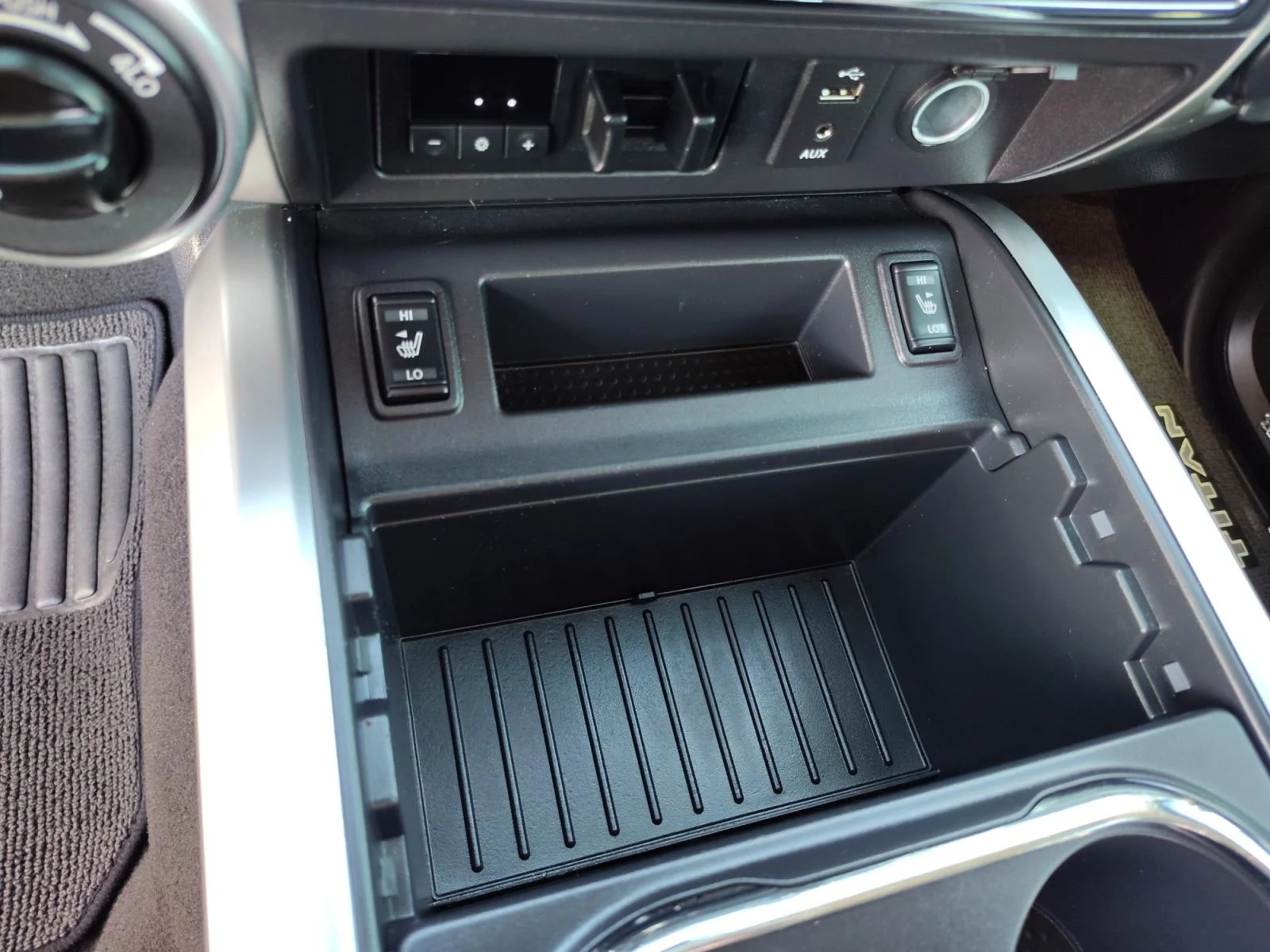 Used 2017 Gray Nissan SL image 24