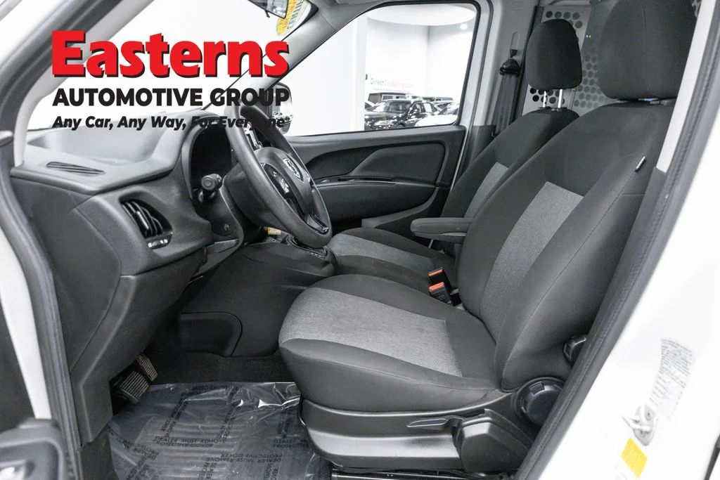 Used 2022 White Ram Base image 14