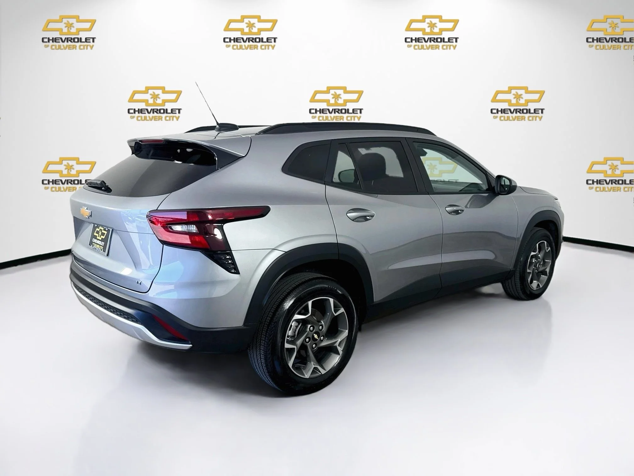Used 2025 Sterling Gray Metallic Chevrolet LT image 8