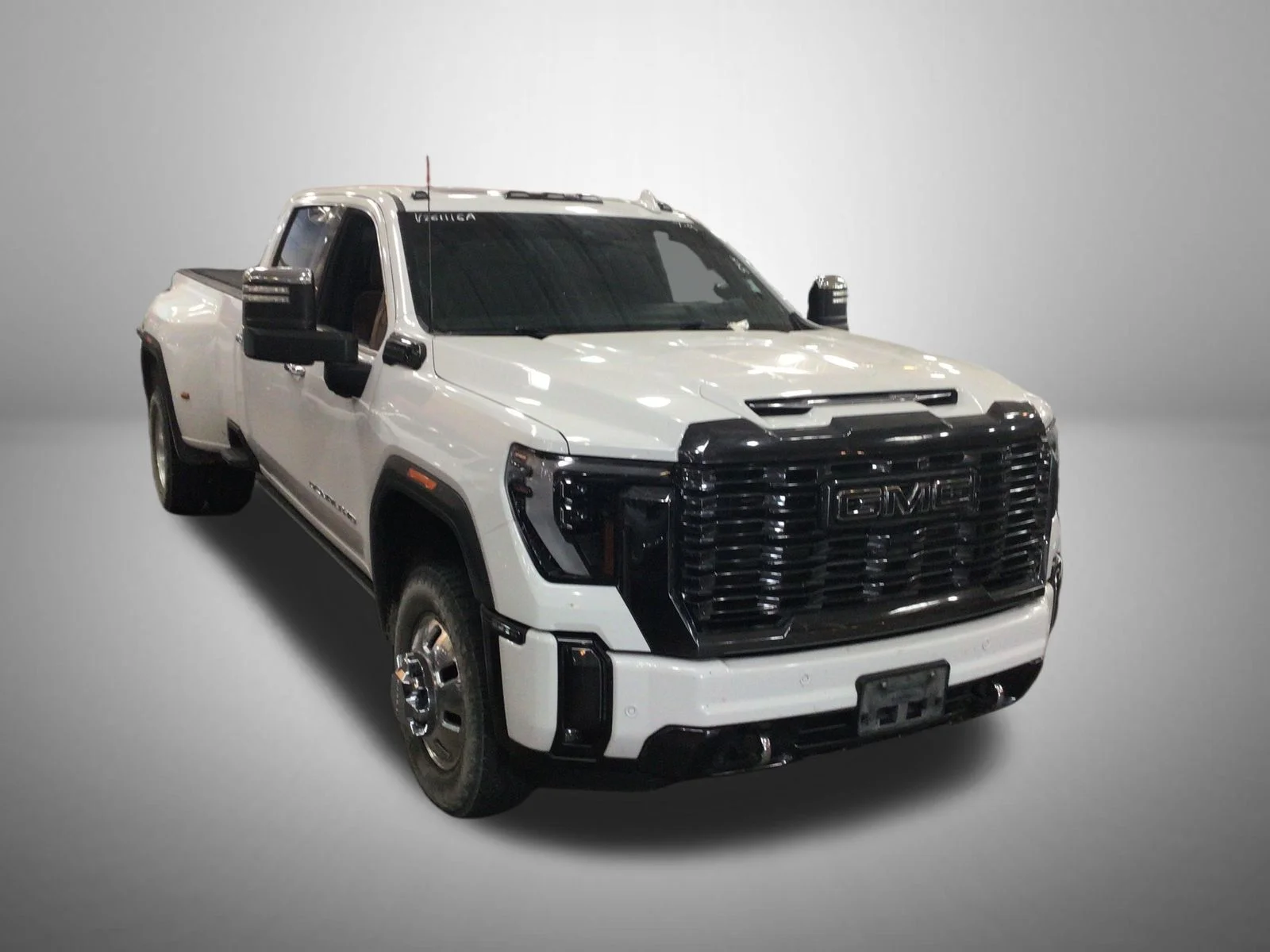 Used 2024 White GMC Denali Ultimate image 3