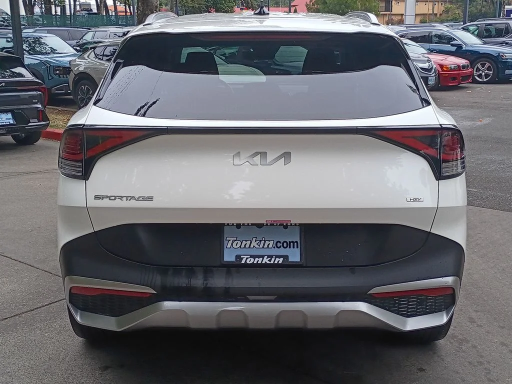 Used 2024 Snow White Pearl Kia EX image 5