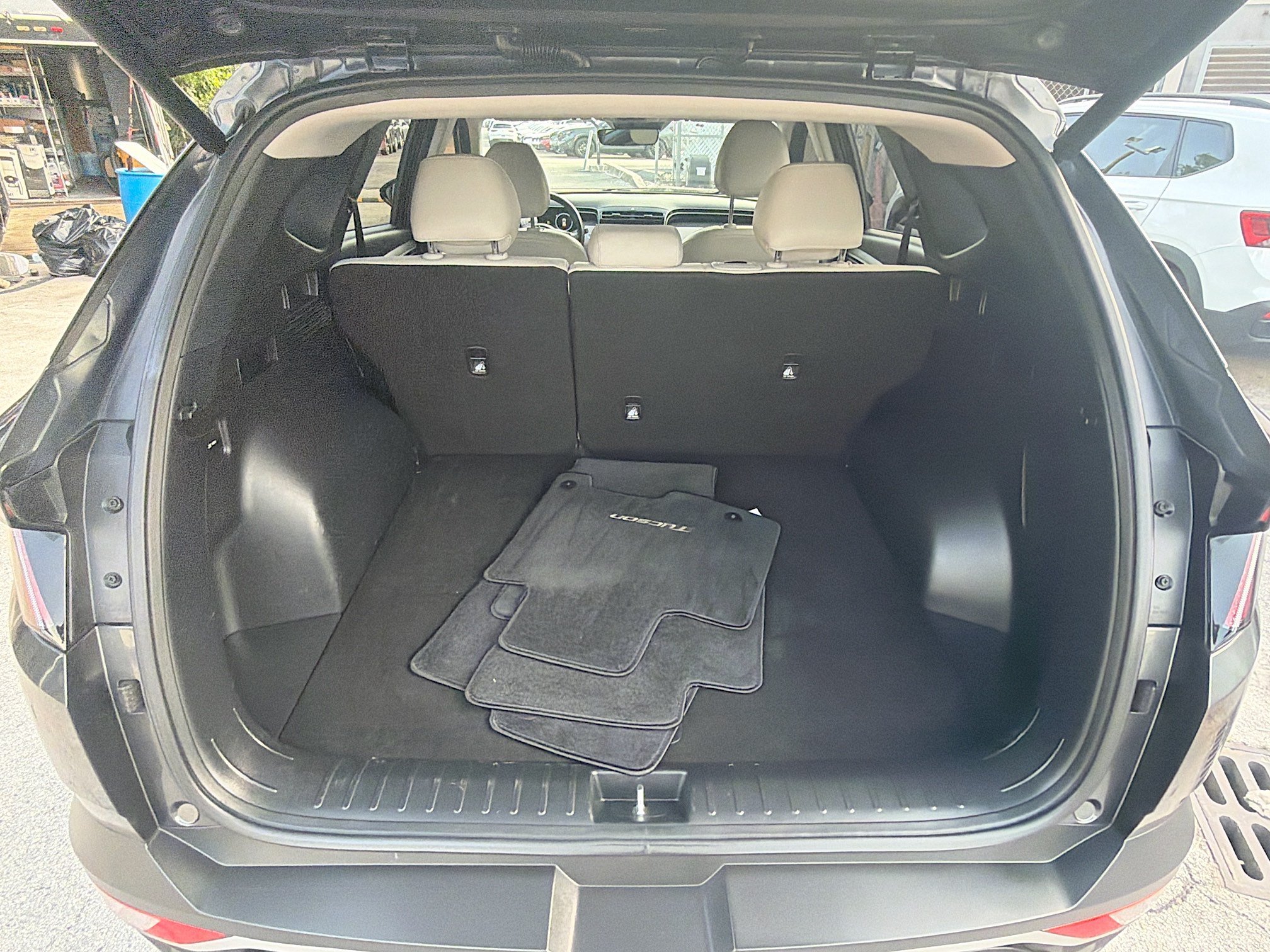 Used 2022 Portofino Gray Hyundai SEL image 24