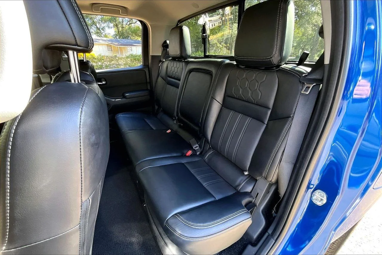 2024 Nissan Frontier SL - Photo 19