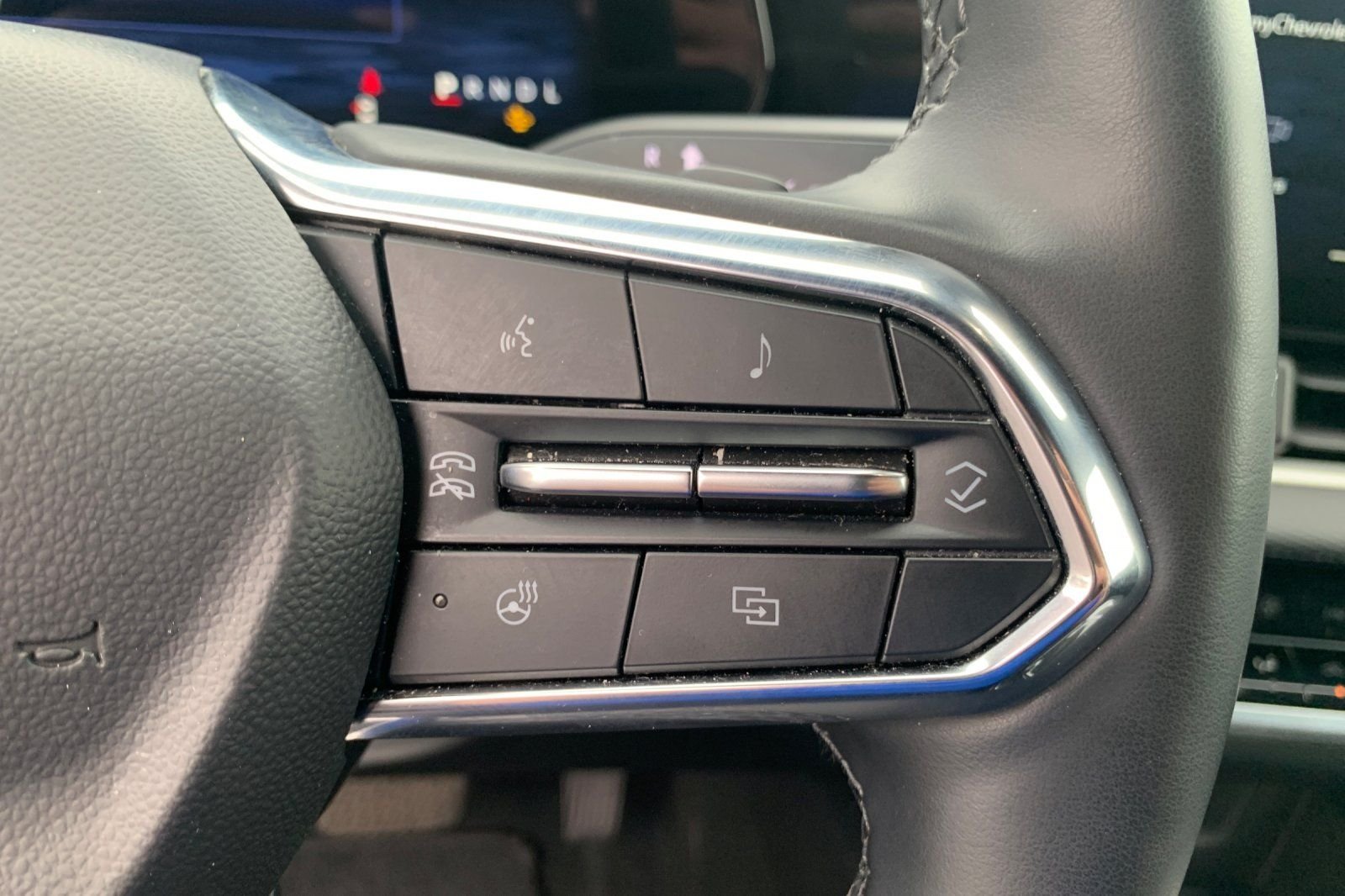 Used 2025 Green Chevrolet LT image 30