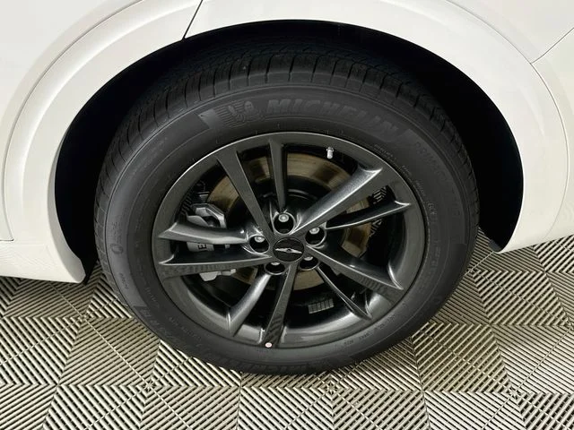 New 2027 White Genesis 2.5T Advanced image 23