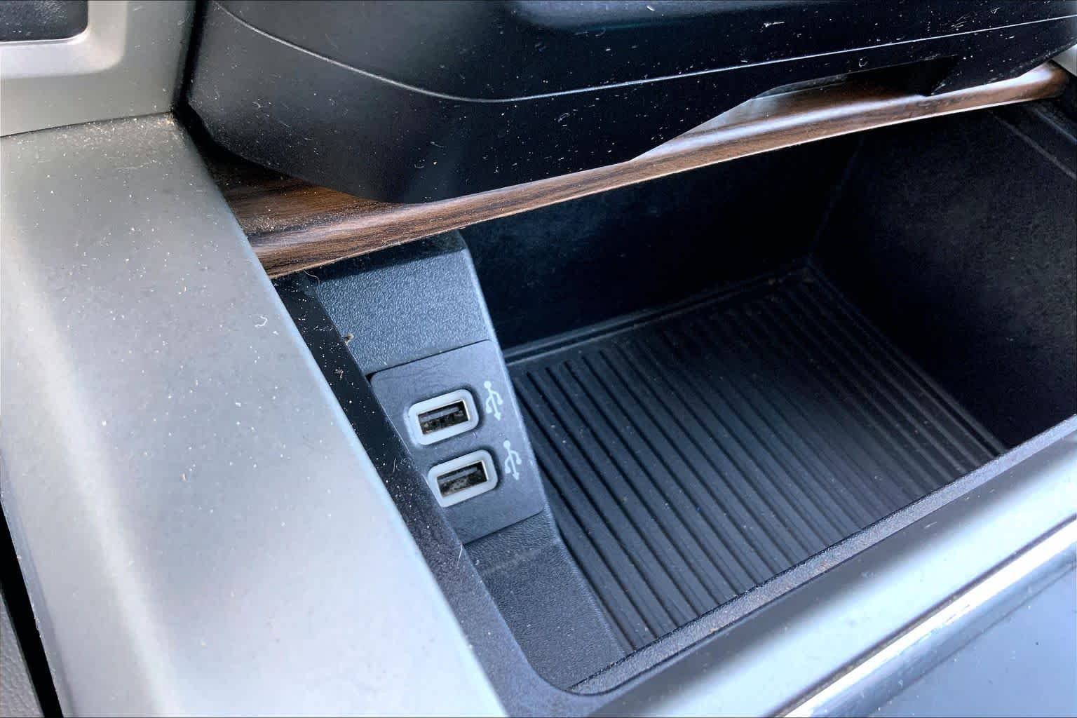 Certified Used 2019 Magnetic Metallic Ford LARIAT image 31