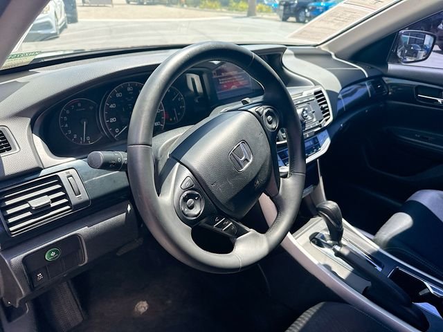 Used 2014 Still Night Pearl Honda Sport image 9