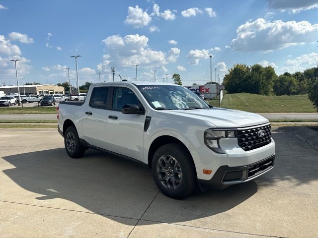 New 2025 Space White Metallic Ford XLT image 32
