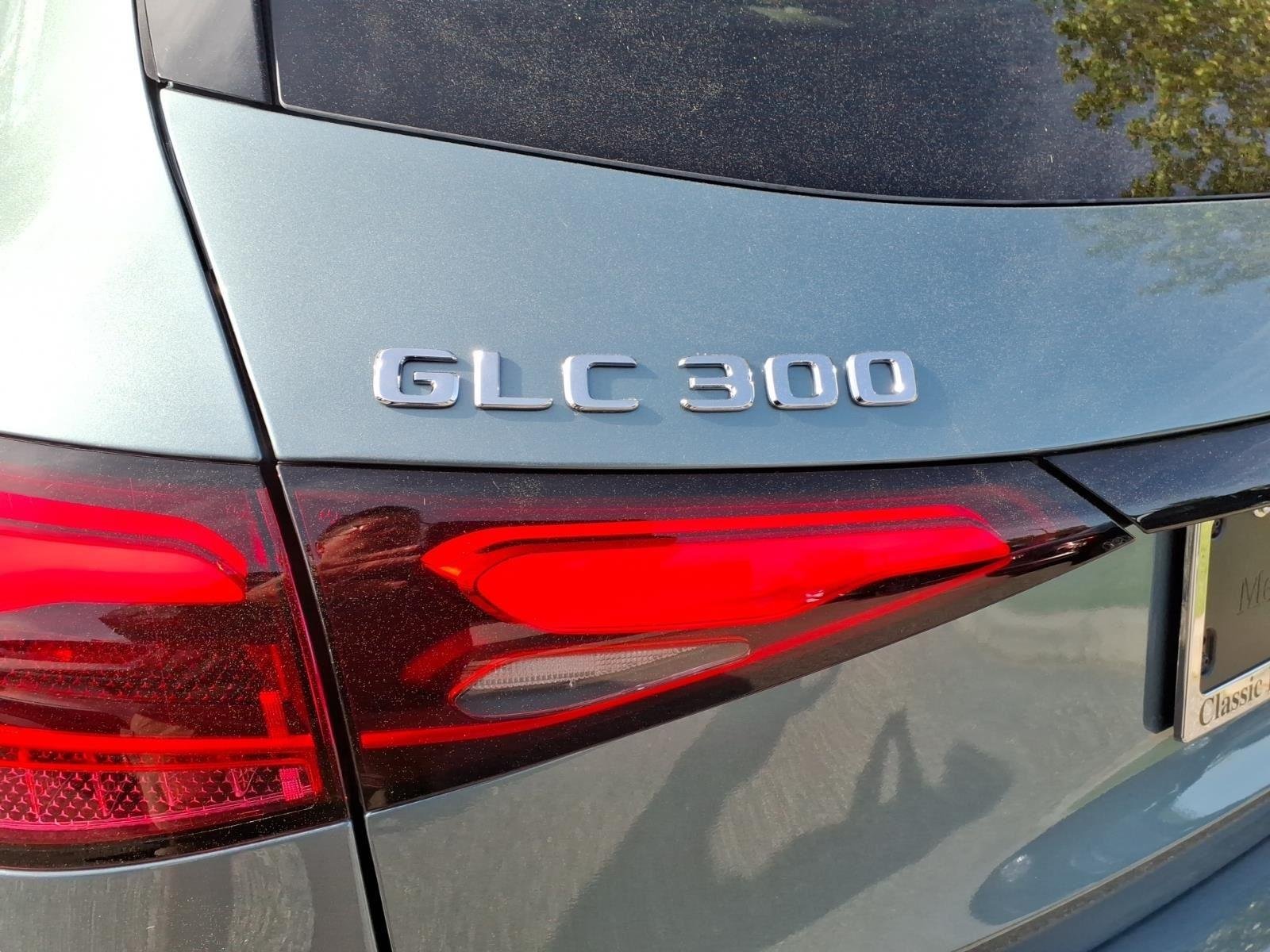 New 2026 SILVER Mercedes-Benz GLC 300 image 9
