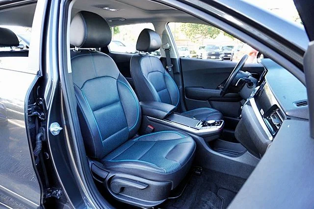 Used 2022 Gray Kia EX Premium image 12